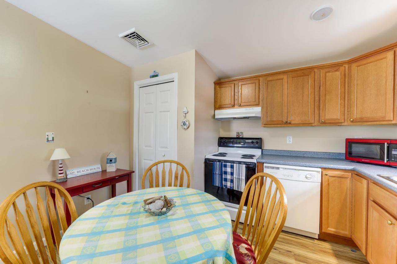 Holiday home Charming Coastal With Pool Access! *