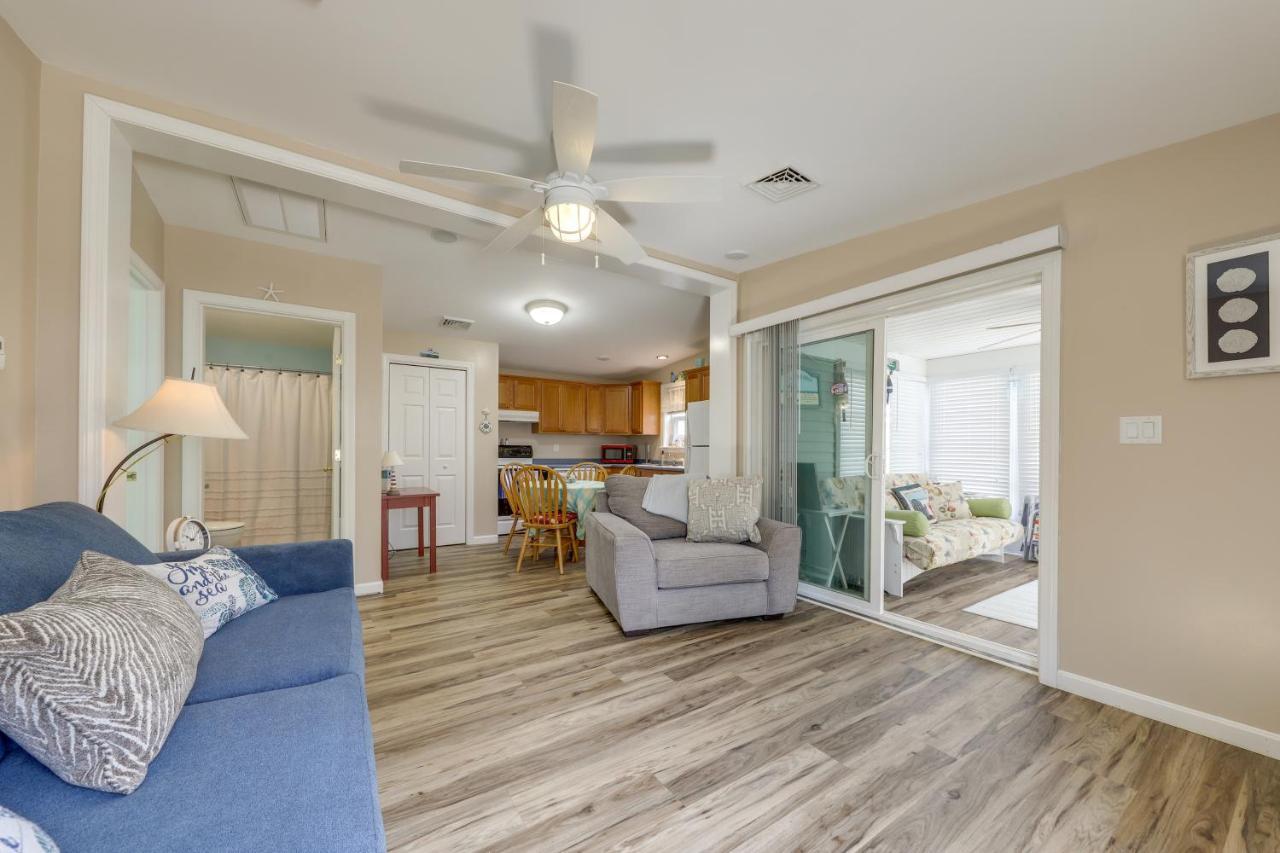 Charming Coastal With Pool Access! Wells